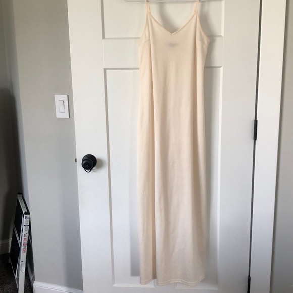 FORVER 21 | Maxi Dress - Picture 4 of 8